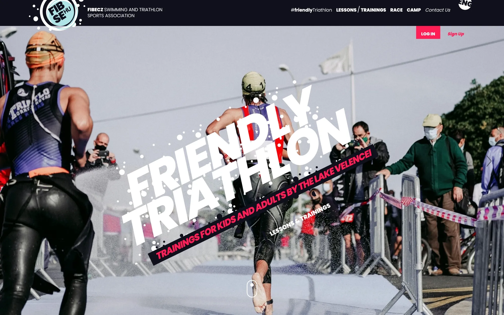 The fibse.hu home page in English: a triathlete running out of the water, with the slogan “Friendly triathlon”.